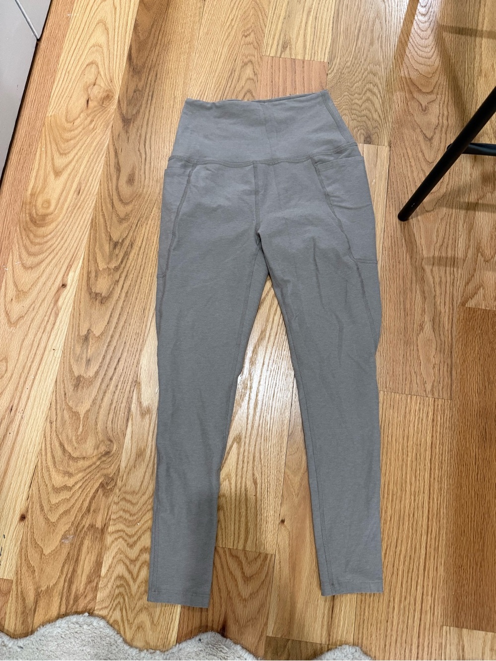 Beyond Yoga women’s High-Waist Leggings - sand